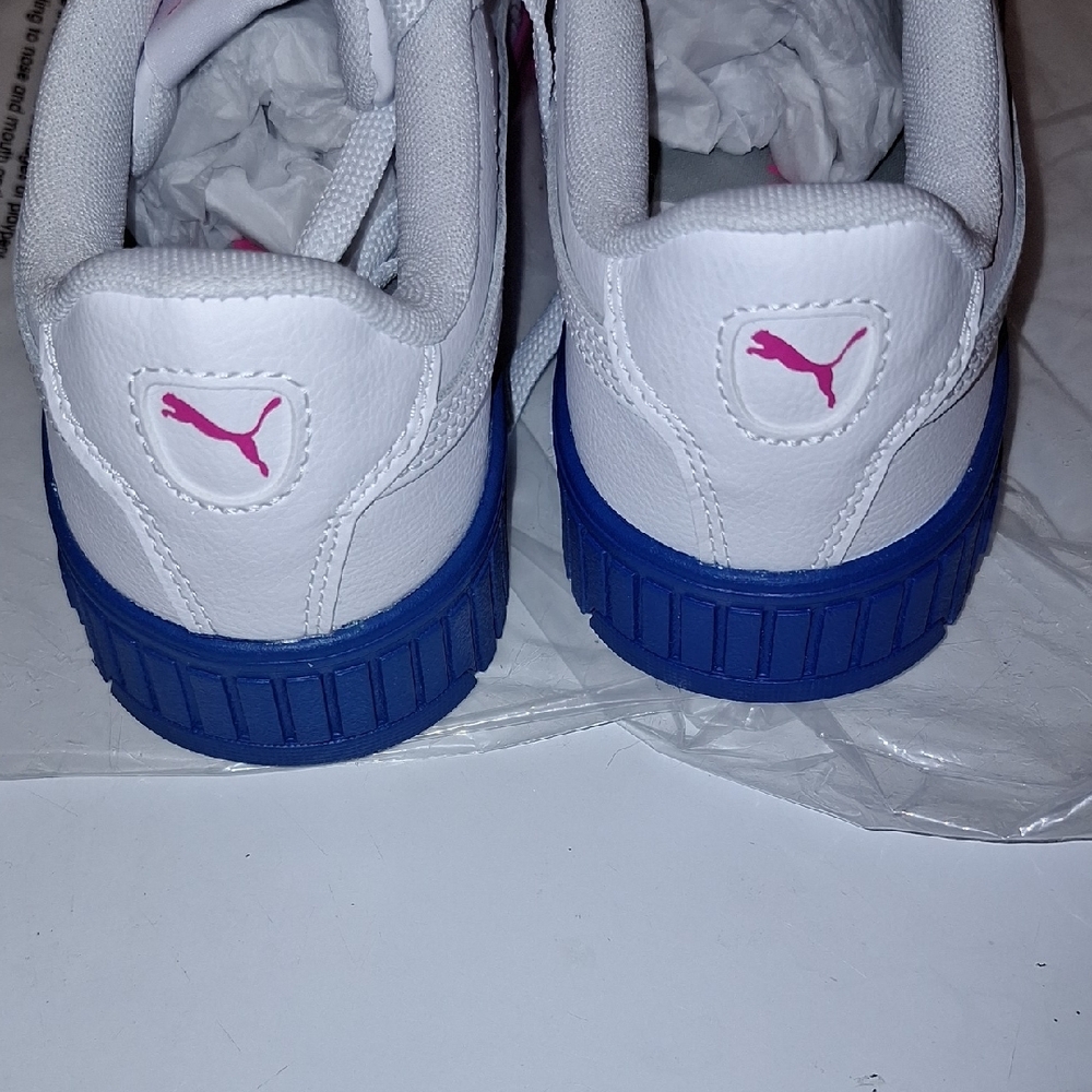 NWOB Puma Women's White Sneakers with Pink and Blue Gradient Sole - Picture 7 of 7